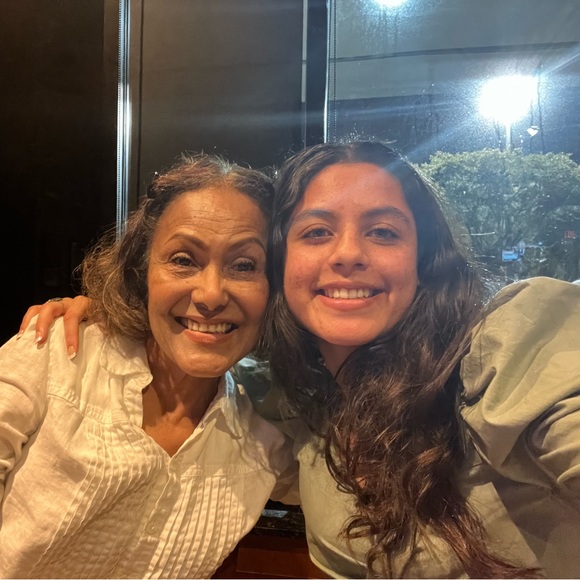 Meet your Posher, Angelina - Picture 1 of 1